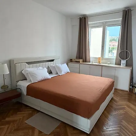 Sea View, Promenade Des Anglais, 180 Degree Balcony, 4 People Appartamento *