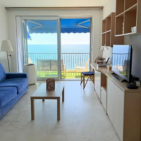 Sea View, Promenade Des Anglais, 180 Degree Balcony, 4 People Apartment Nizza